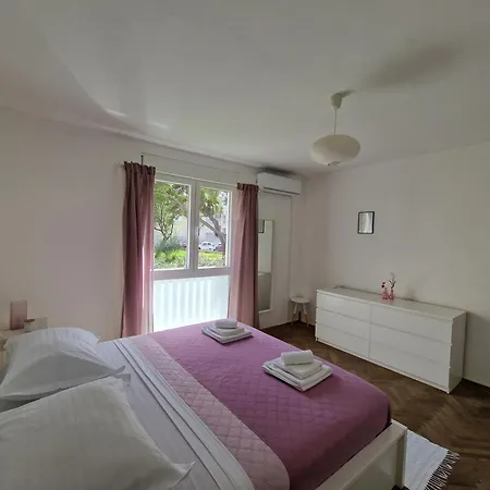 Lana Apartment *