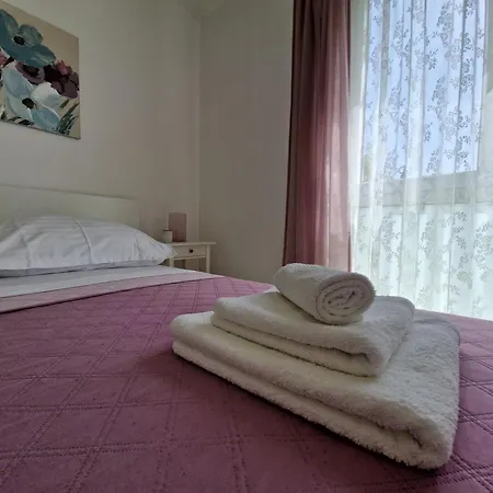 Apartment Lana *