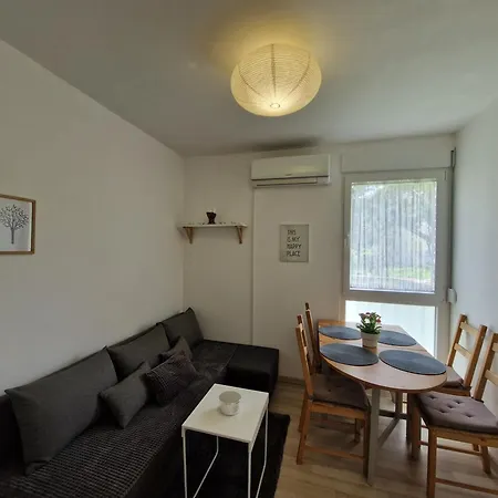 Lana Apartment *