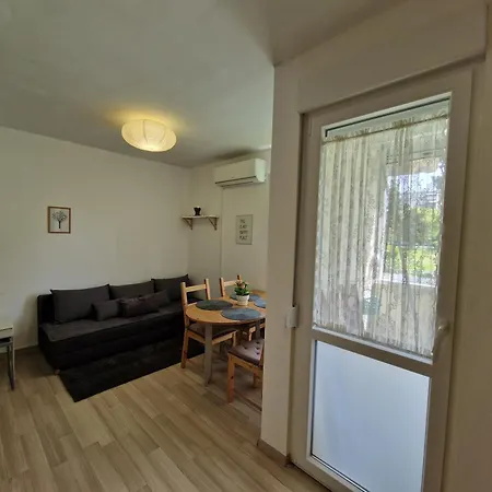 Apartment Lana *