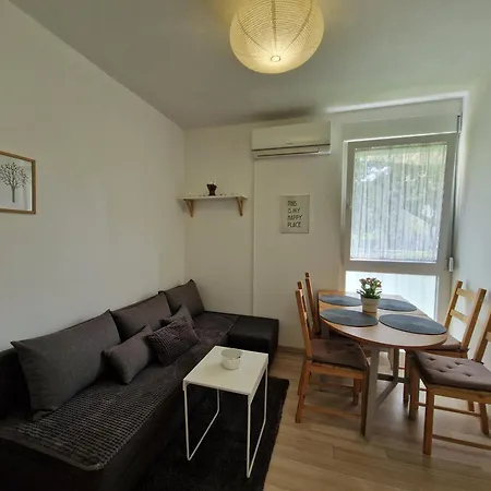 Lana Apartment *